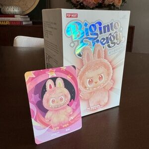 Pop Mart Labubu Big Into Energy LOYALTY - Box opened from bottom